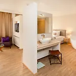 מלון Park 4*