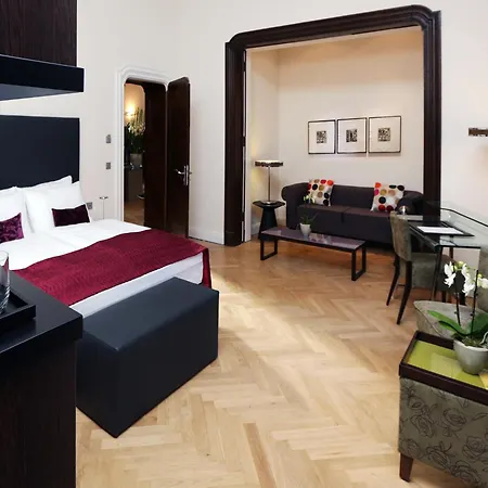 Отель Park 4*