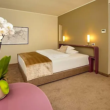 فندق Park 4*